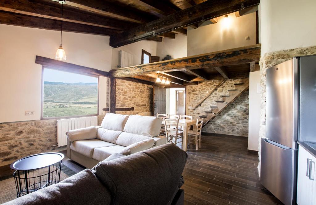 interior de masia en el maestrazgo