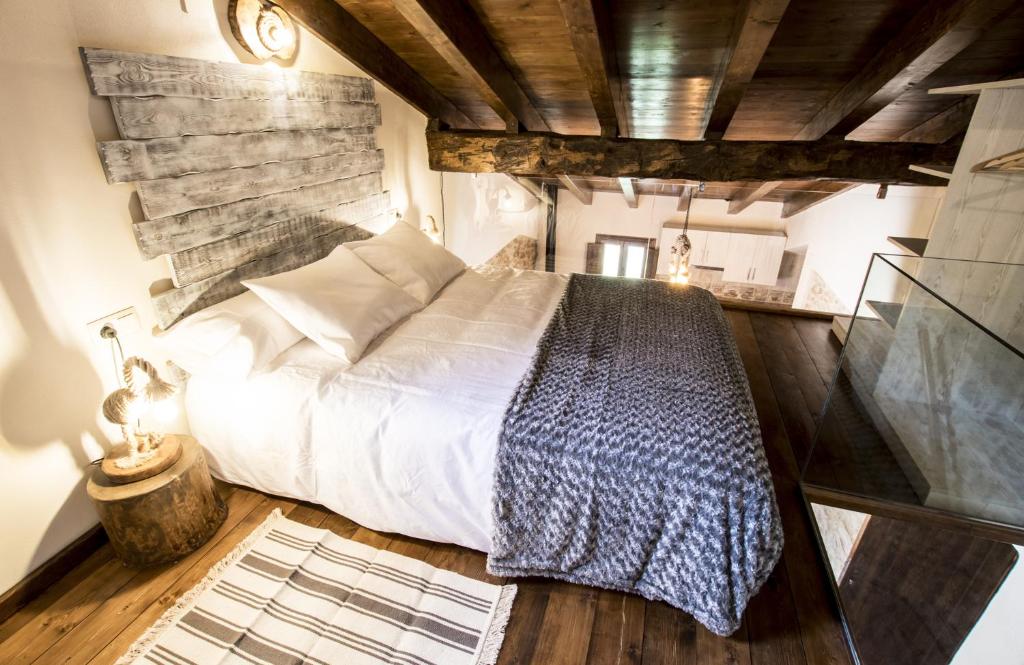 dormitorio de masia en el maestrazgo