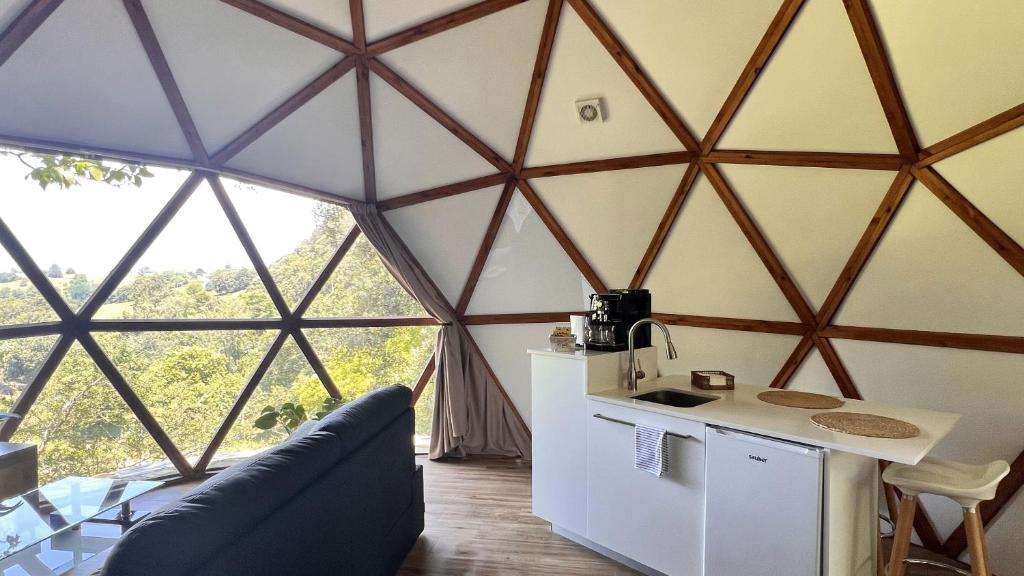 interior de domo geodésico en cantabria