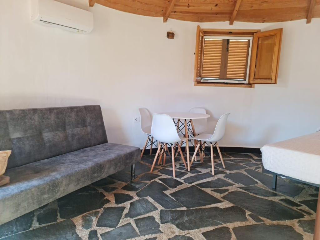 interior chozos extremadura