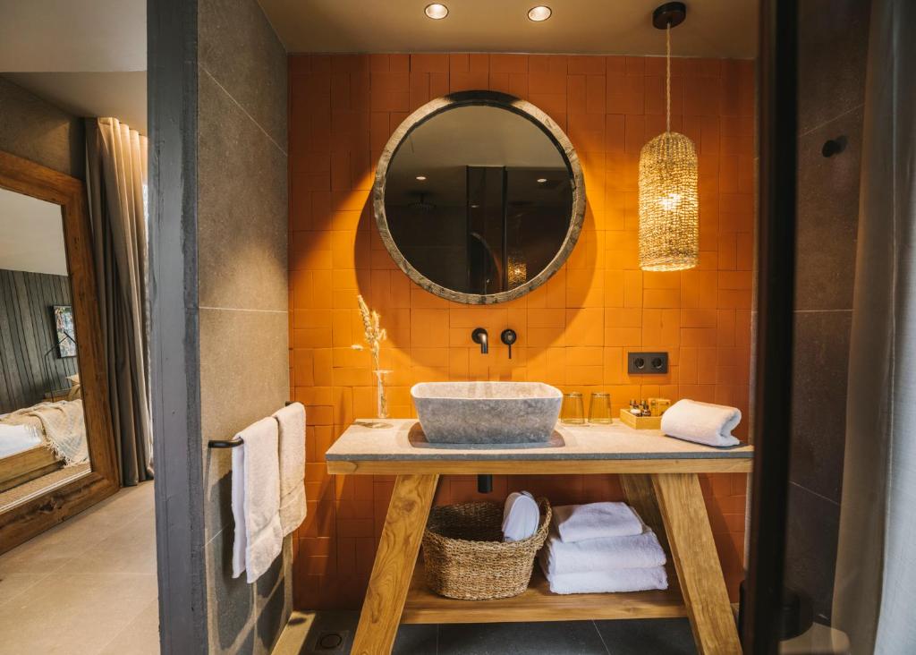 baño cabaña de lujo cerca de barcelona