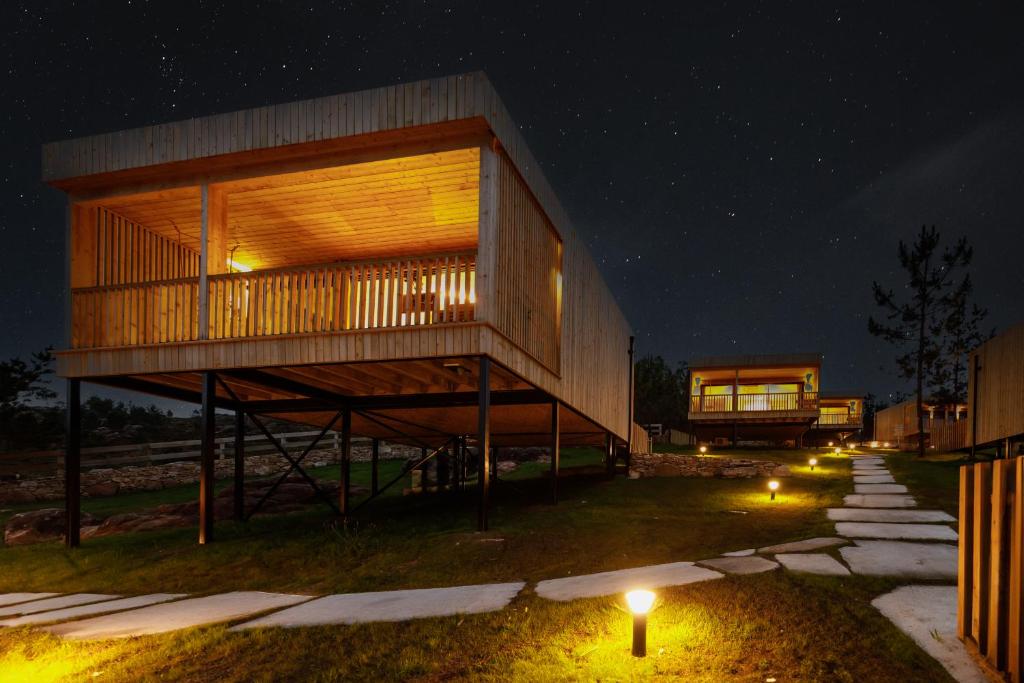 cabañas de lujo en coruña de noche