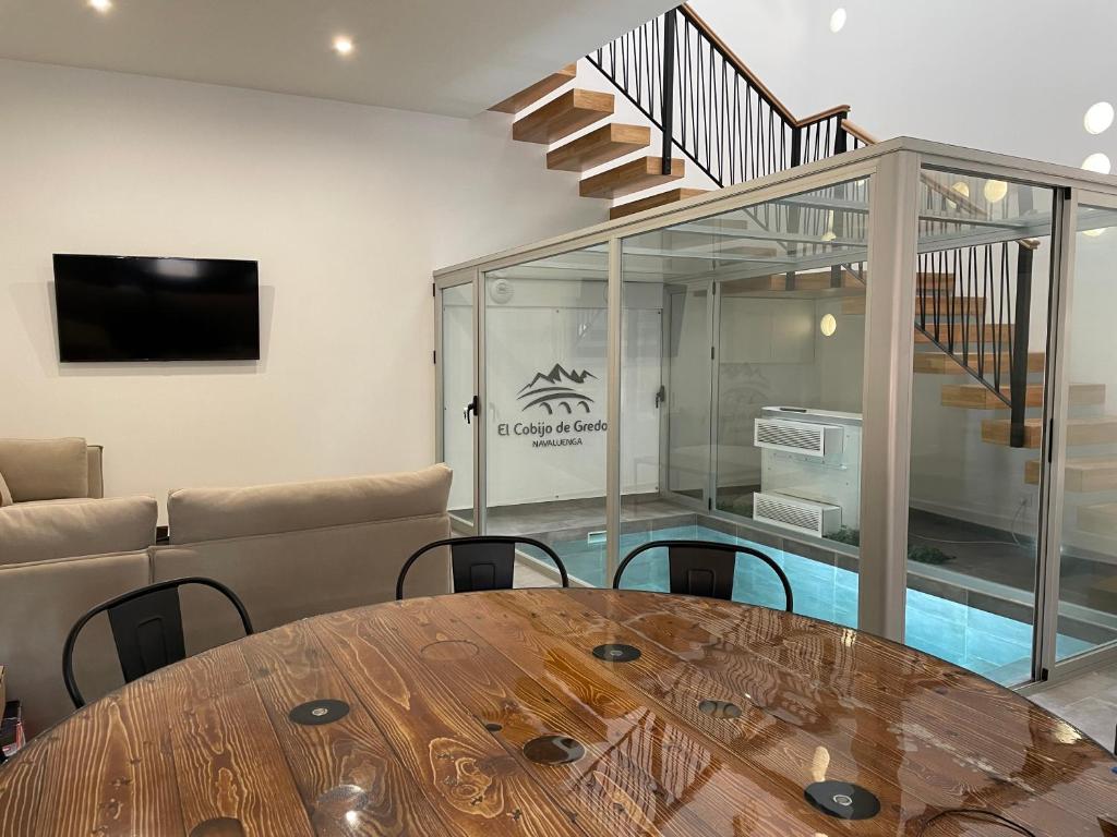 casa rural con piscina interior en gredos