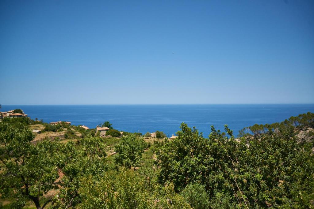 pueblo con vistas mar banyalbufar