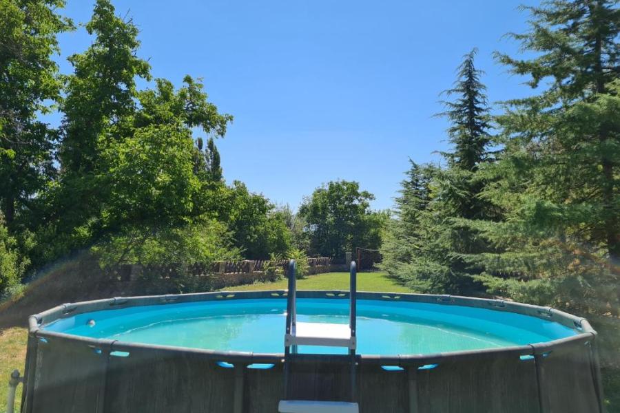piscina en casa rural