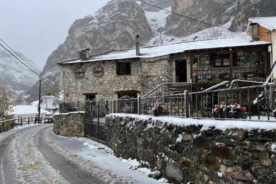 apartamento rural en la laguna de somiedo nevado