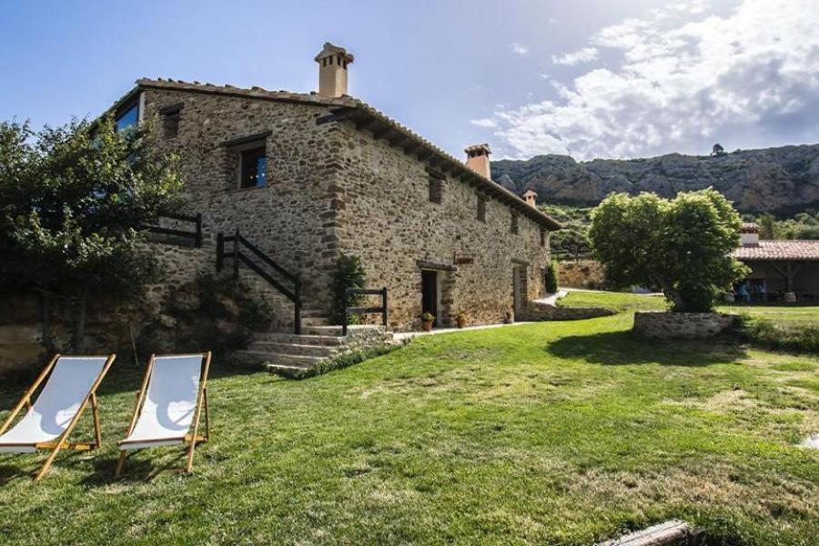 exterior de una masia en el maestrazgo