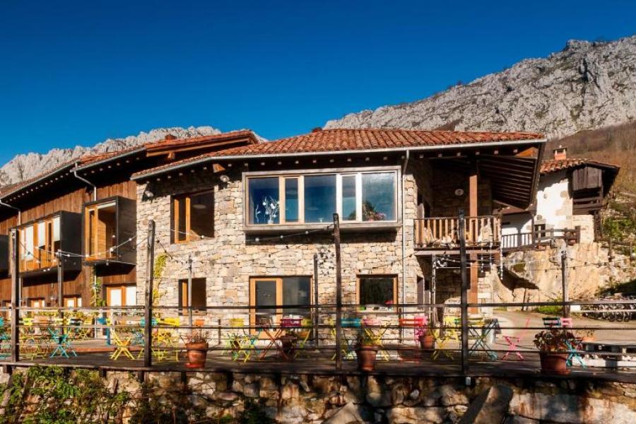 fachada en centro de ecoturismo en asturias