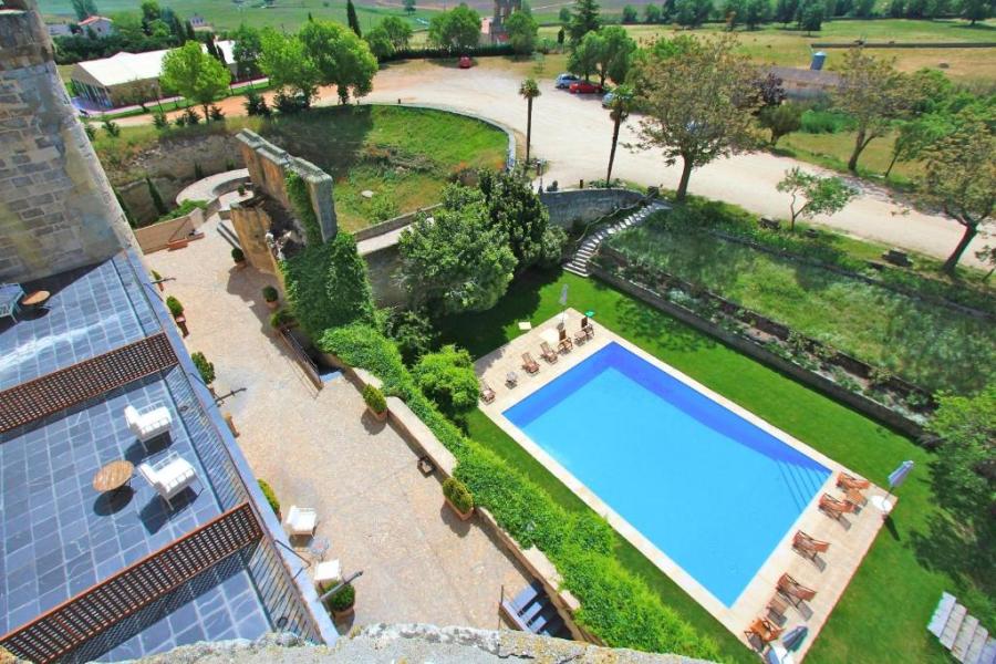 piscina exterior castillo salamanca