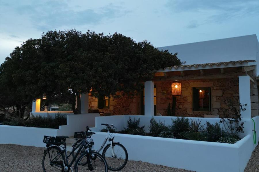 villa en Formentera de noche