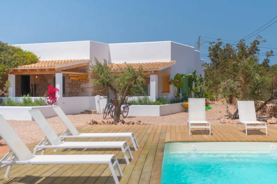 villa con piscina en Formentera