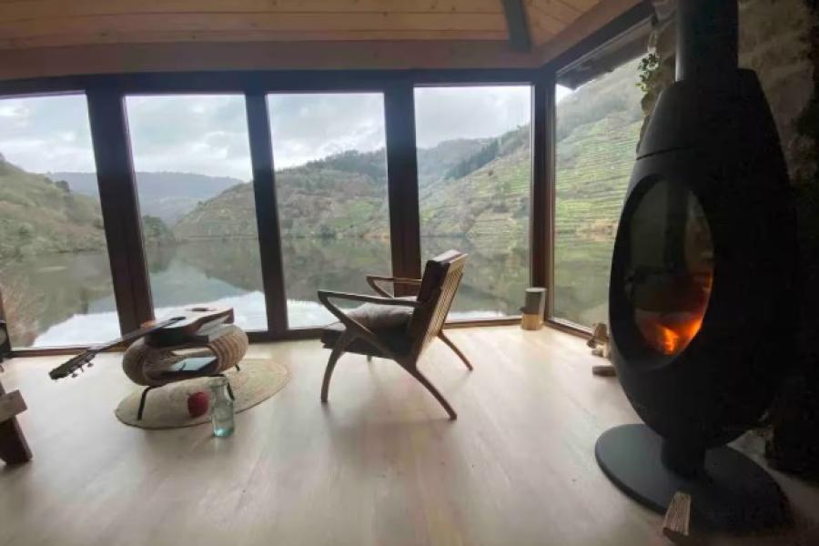 casa frente al río en ribeira sacra