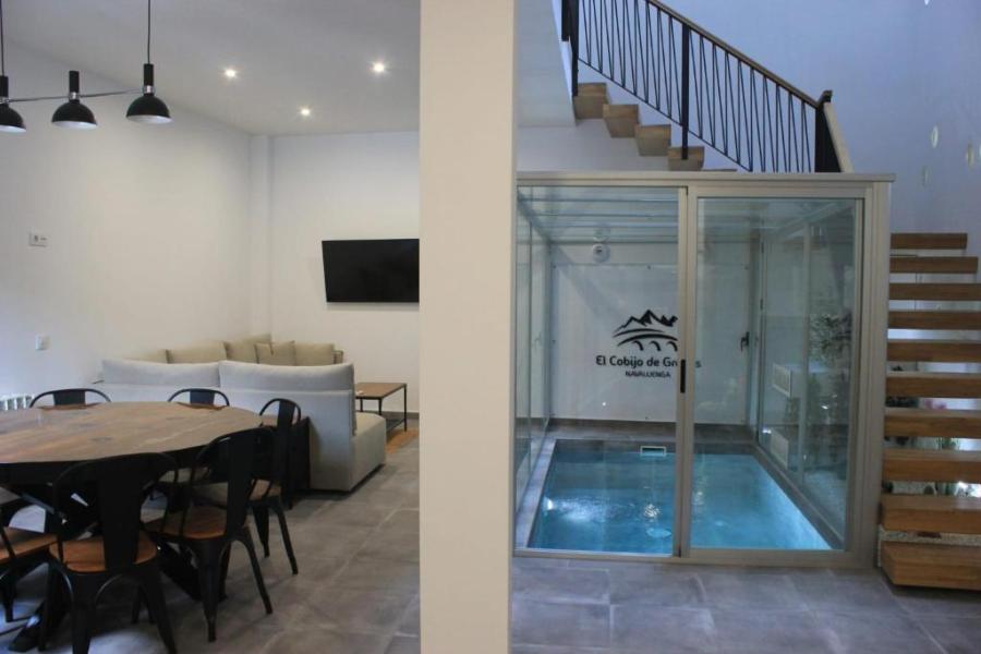 casa rural con piscina interior en gredos
