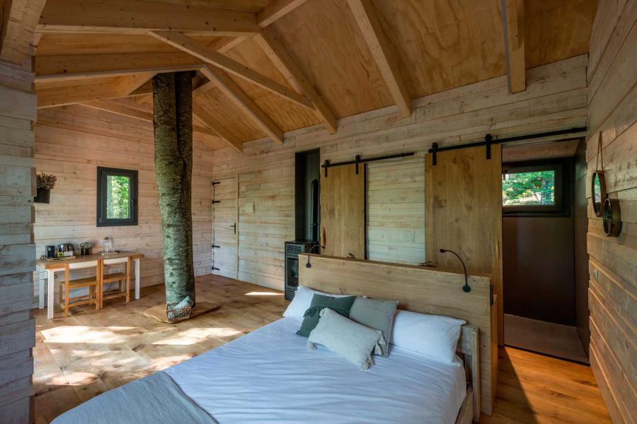 habitación cabañas bosque cataluña