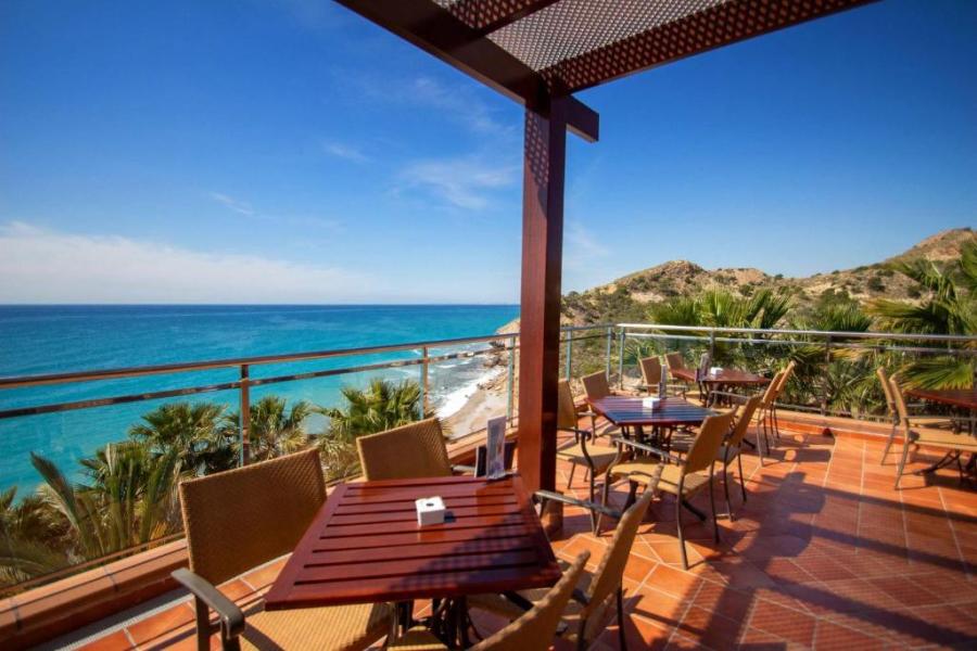 hotel con vistas al mar en costa blanca