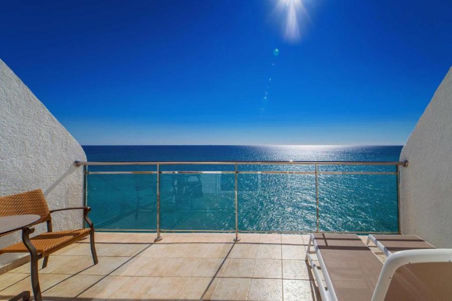 habitación hotel con vistas al mar en costa blanca