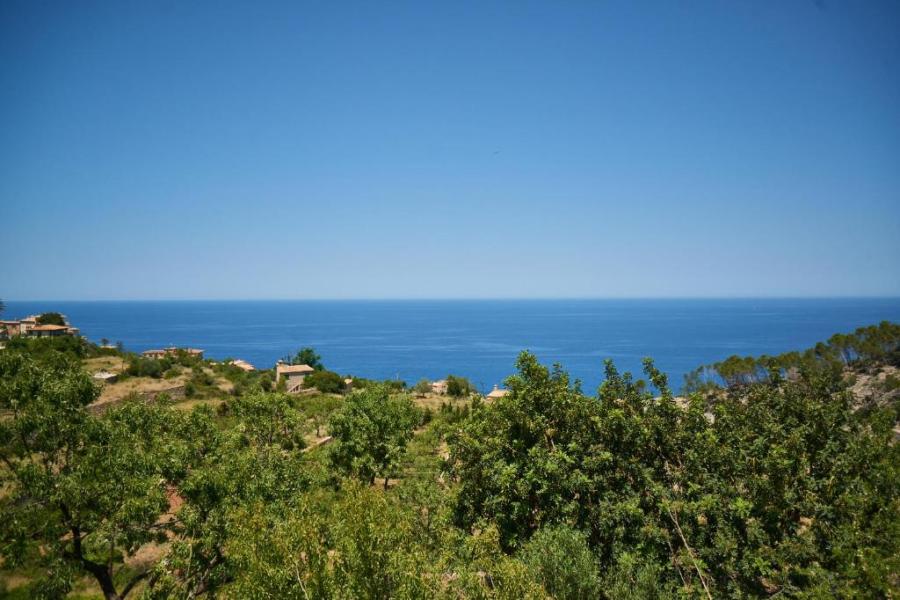 pueblo con vistas mar banyalbufar