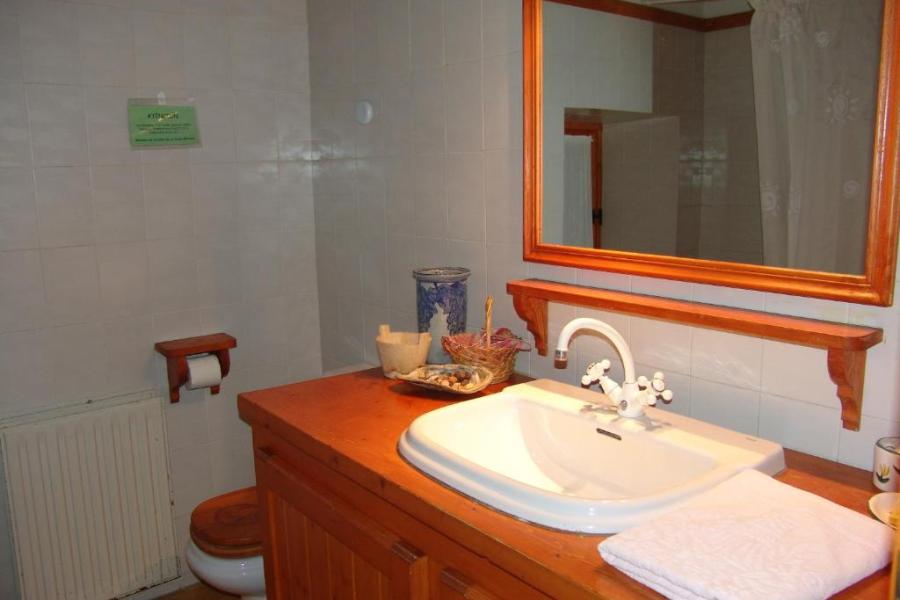 baño casa rural en valle de pineta